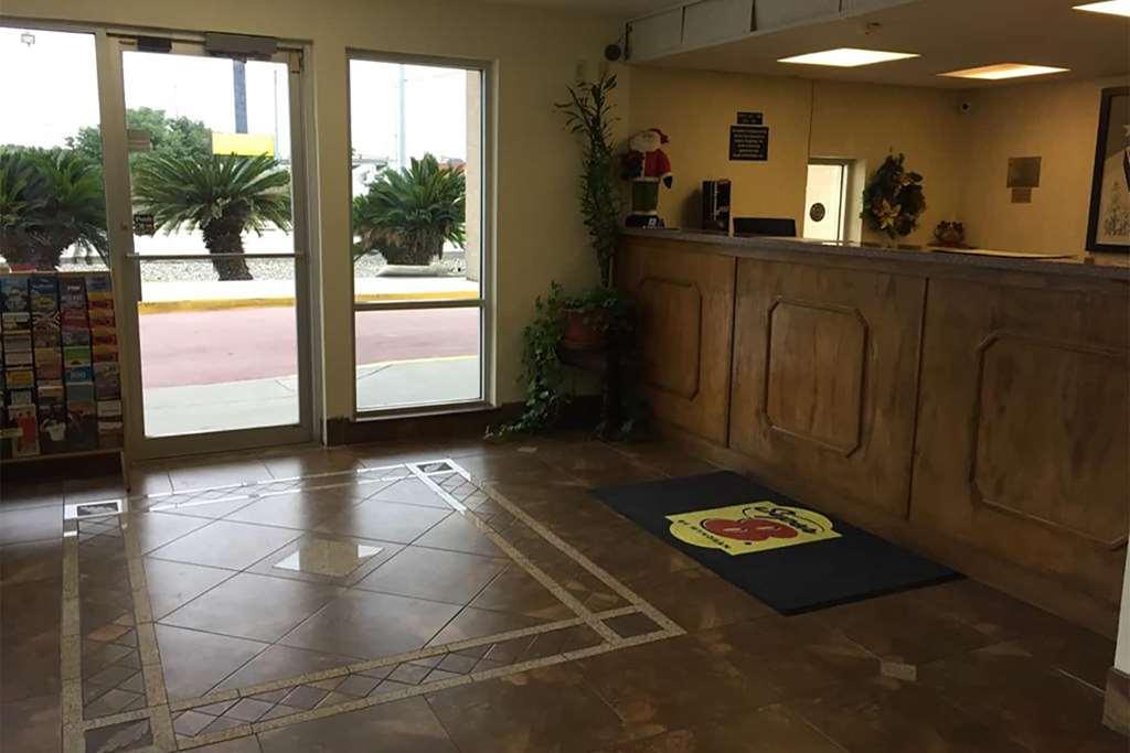 Hotel Super 8 By Wyndham Seguin Interior foto